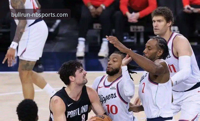 揭秘伦纳德手腕伤势背后的坚持——从快船惜败开拓者看NBA赛场的韧性